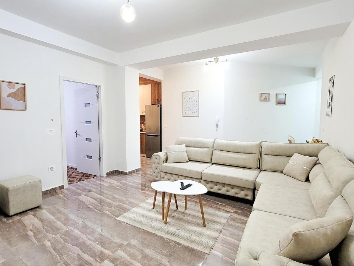 One-Bedroom Gem By The Square Тирана Екстериор снимка