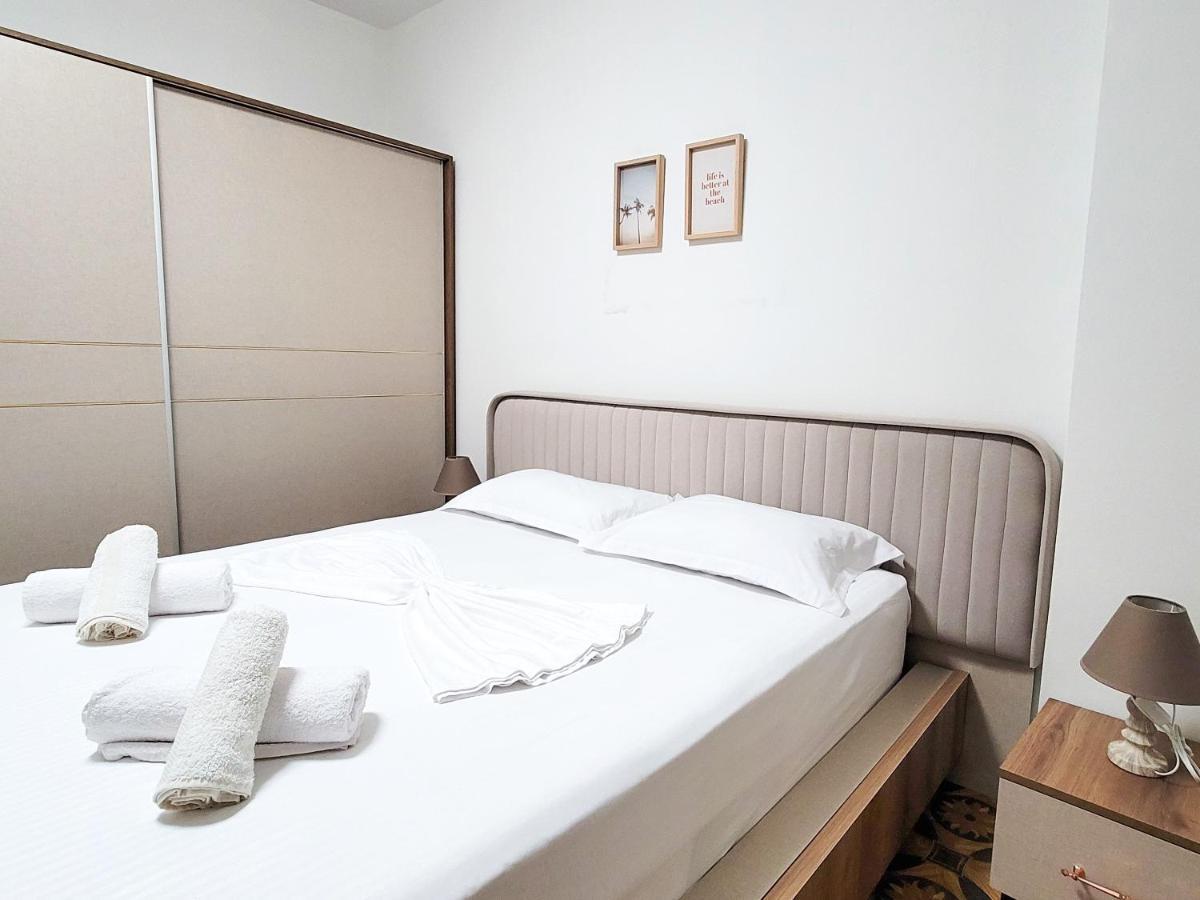 One-Bedroom Gem By The Square Тирана Екстериор снимка